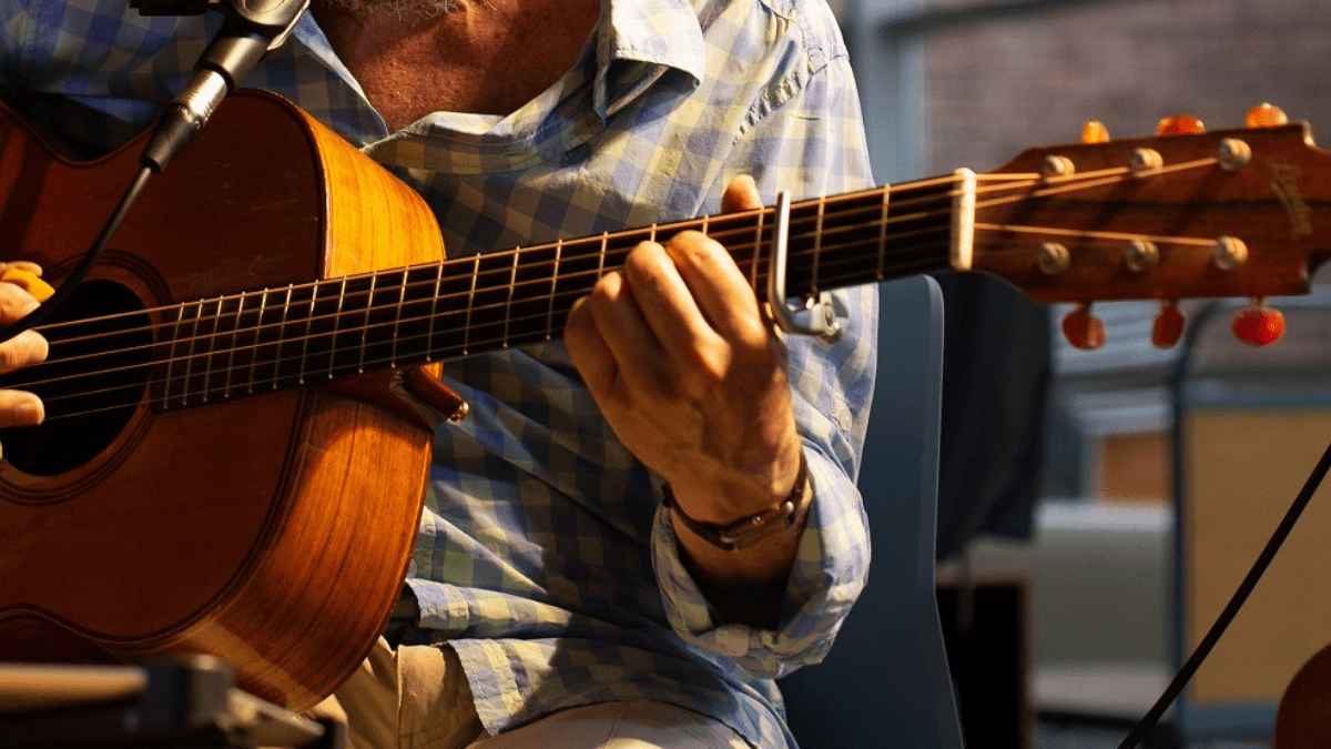 Talking guitars: Pieter over zijn voorliefde om op ’t Kanon te&nbsp;spelen