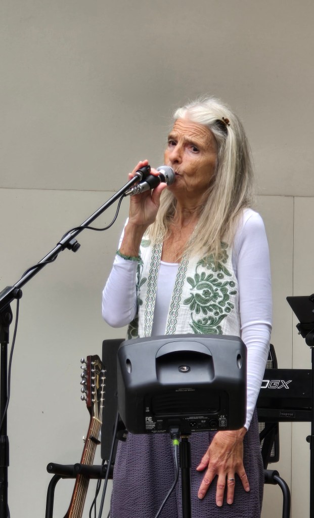 Op zang: Mirjam&nbsp;Tak